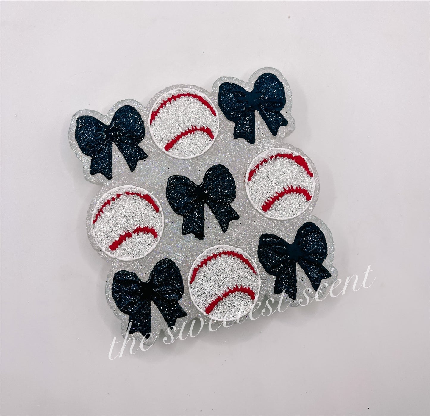 BASEBALLS & BOWS