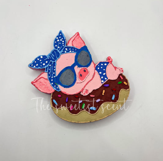 PIG ON DONUT FLOAT