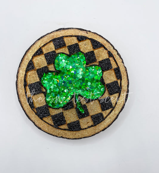 CHECKERED CLOVER